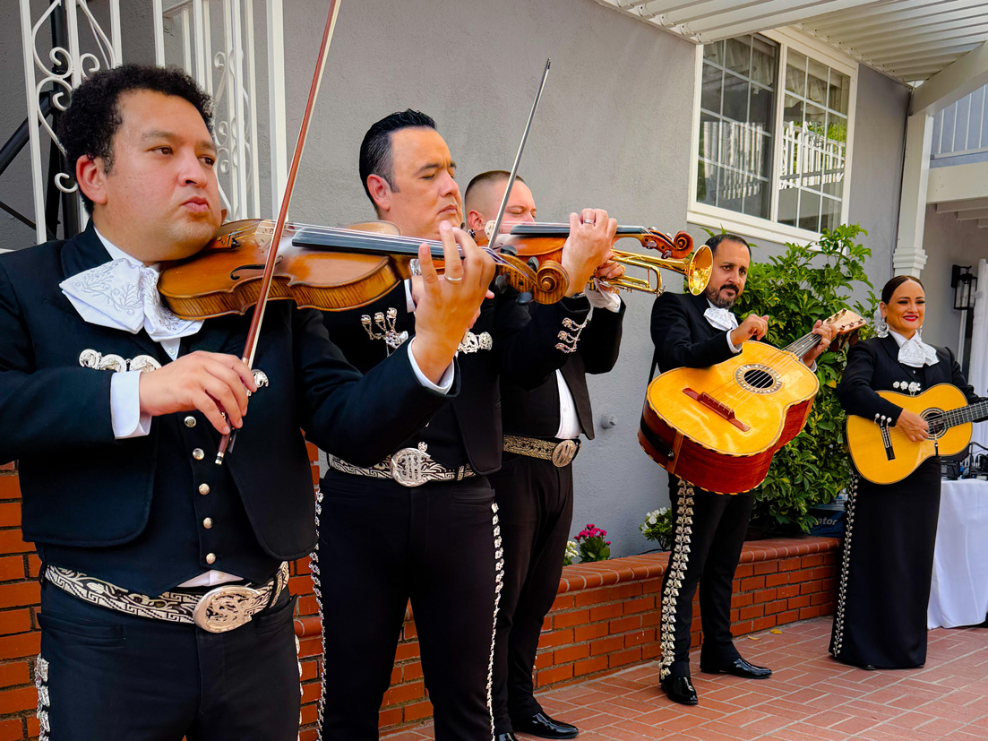 mariachi at los angeles wedding